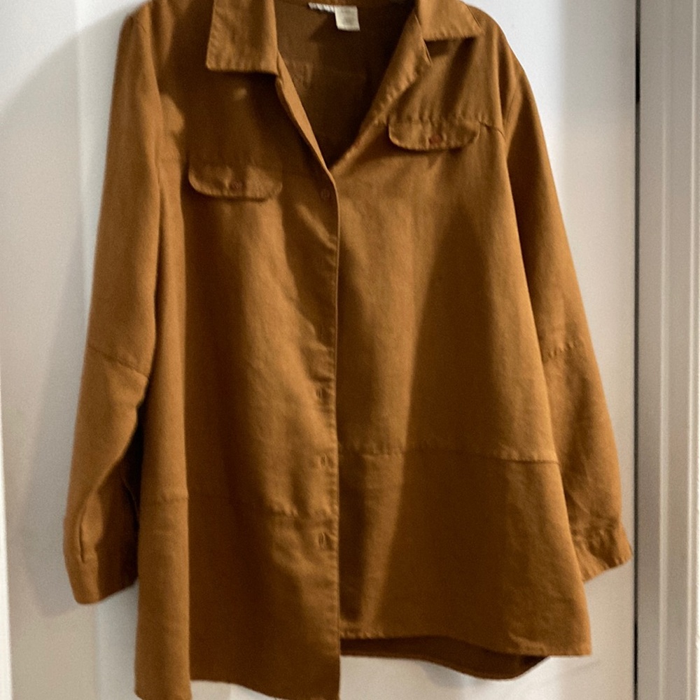Lady’s XL Button down Shirt Color Rust Pockets on front Soft material